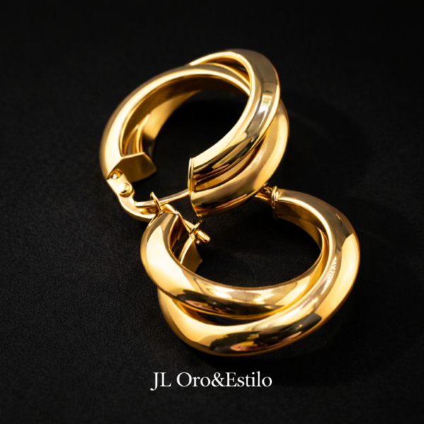 Argollas en 10K. Pieza elegante y versátil, ideal para uso diario y para regalo.