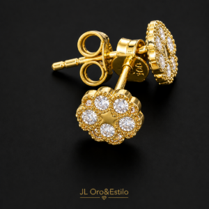 Aretes Pequeños Ajustados en Forma de Flor 14K